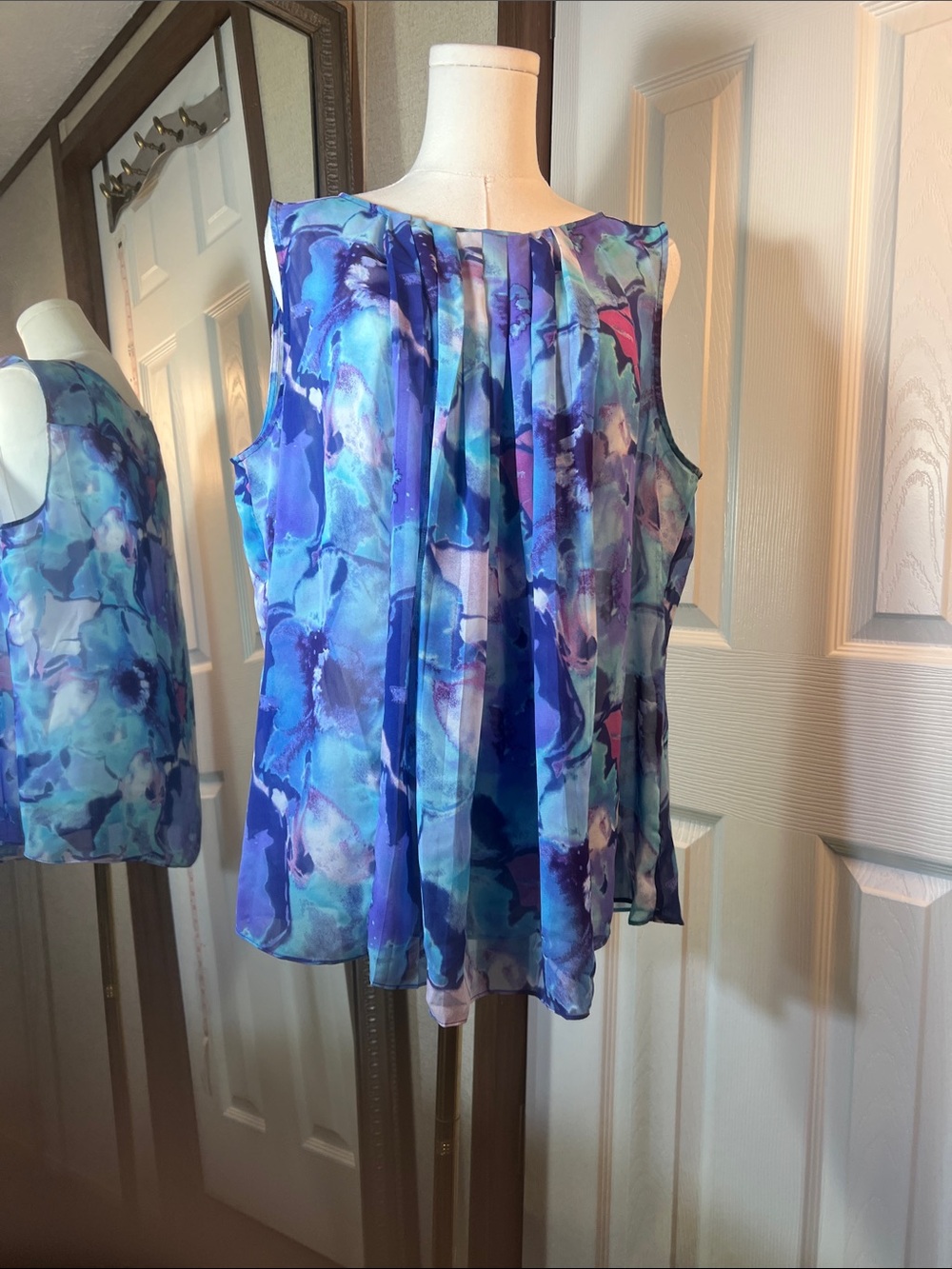 LOFT Sleeveless Pleated Watercolor Print Top — Blue & Purple